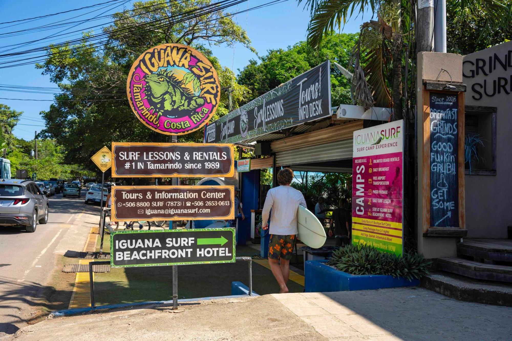 Iguana Surf Camp Hotel Тамариндо Екстериор снимка