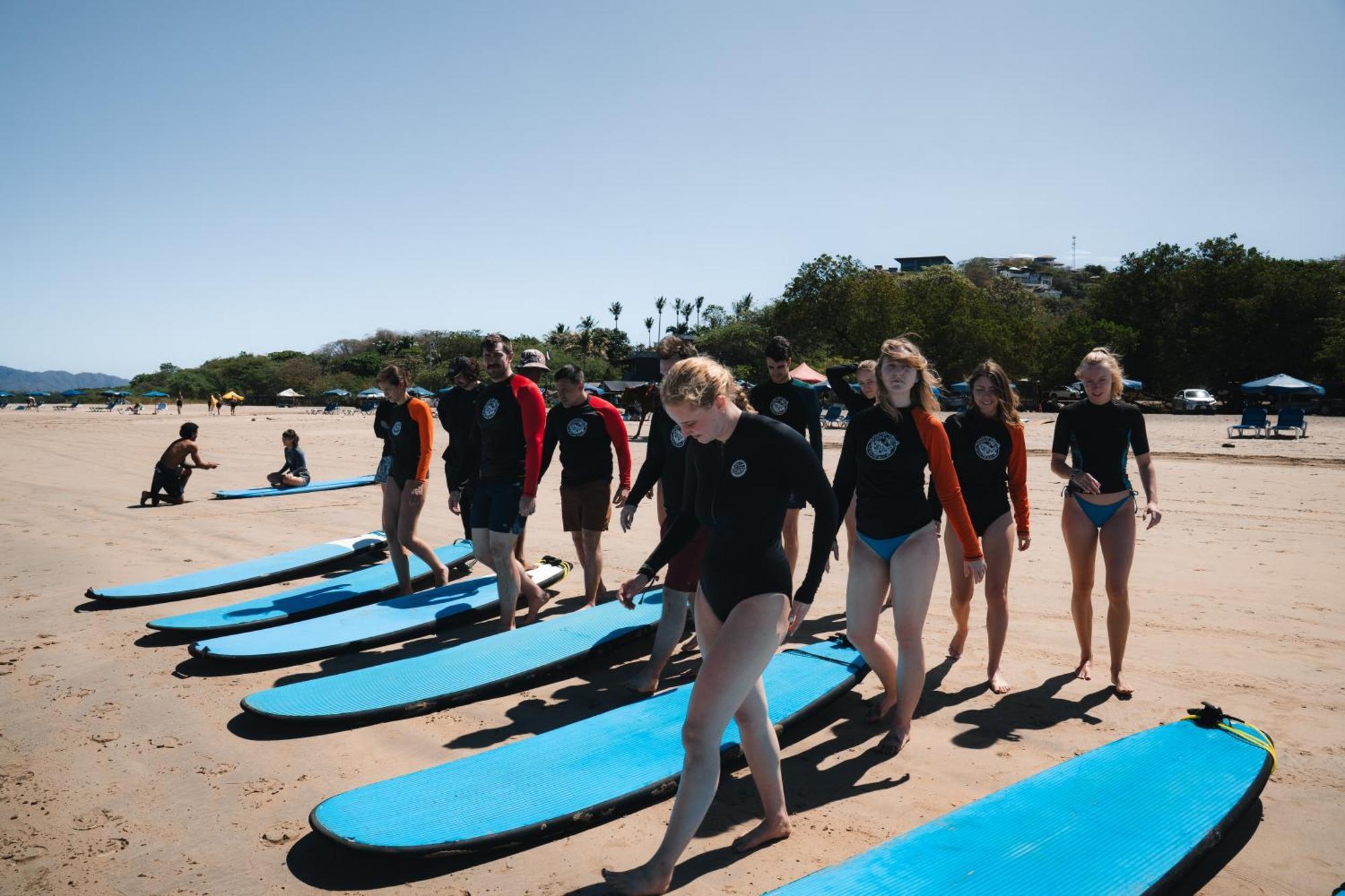Iguana Surf Camp Hotel Тамариндо Екстериор снимка